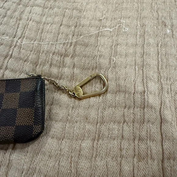 Louis Vuitton Key Pouch - Picture 6 of 11